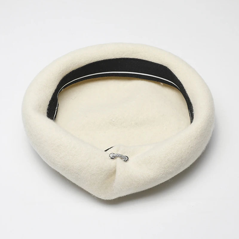 Béret Femme Raffiné avec Broche – Charme Parisien