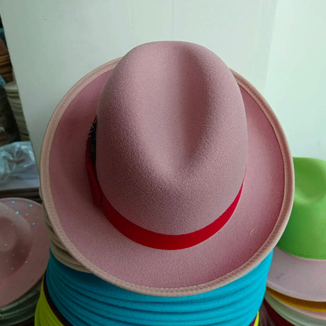 Chapeau Melon Fedora Plume