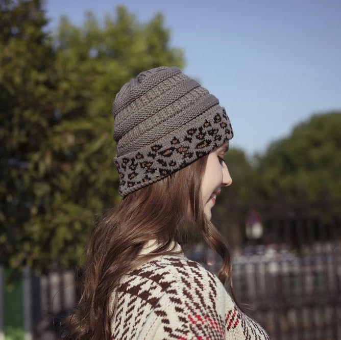 Bonnet Femme Hiver avec Revers Léopard – FelineFold